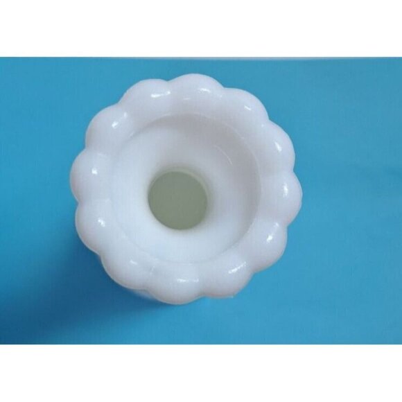 Anchor Hocking 6" Stars and Bars Milk Glass Bud Vase - Picture 3 of 6